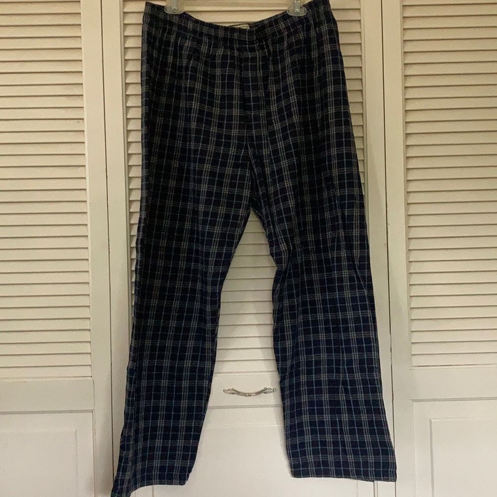 Men’s L.L. Bean navy blue plaid pajama bottoms